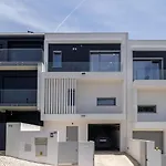 Vila Modern With Pool And Garage By Soulplaces *