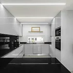 Modern With Pool And Garage By Soulplaces Vila