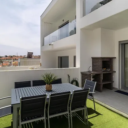 Modern With Pool And Garage By Soulplaces *