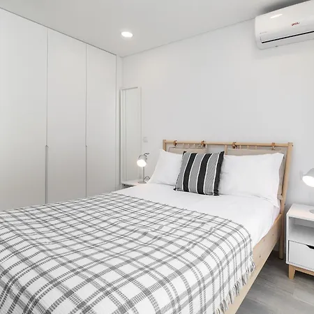 Modern With Pool And Garage By Soulplaces Villa