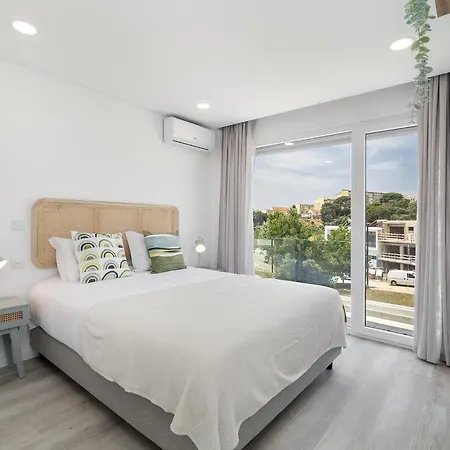 Villa Modern With Pool And Garage By Soulplaces *