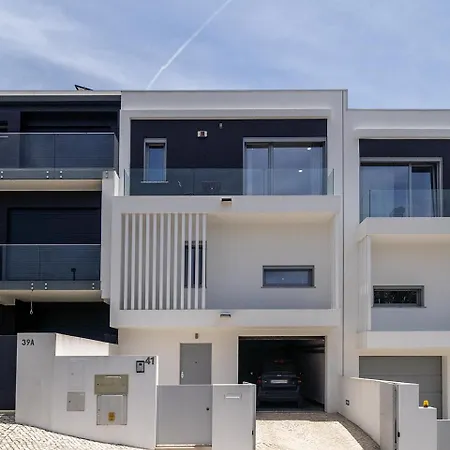 Villa Modern With Pool And Garage By Soulplaces *