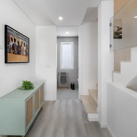 Villa Modern With Pool And Garage By Soulplaces Sobreda