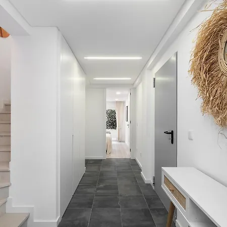 Modern With Pool And Garage By Soulplaces Vila Sobreda